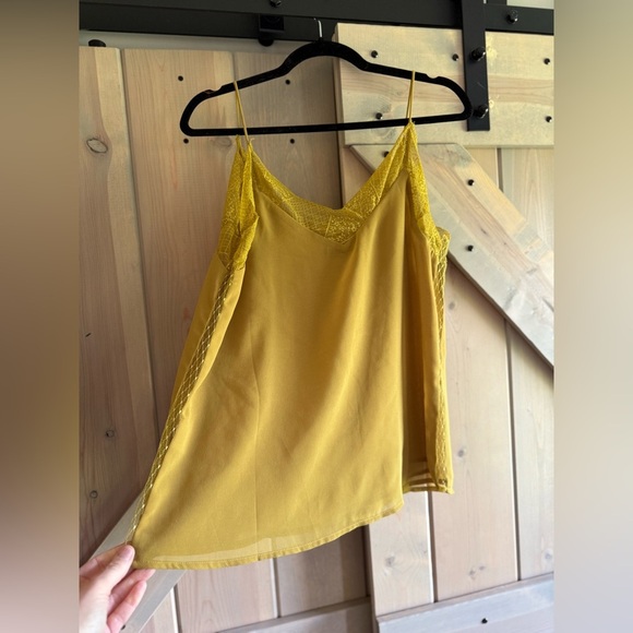 LIKE NEW Wishlist Lace Trim Camisole - Picture 6 of 6